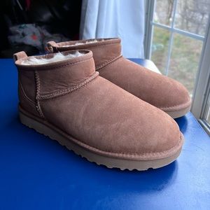 Chestnut Class ultra Mini UGG size 8